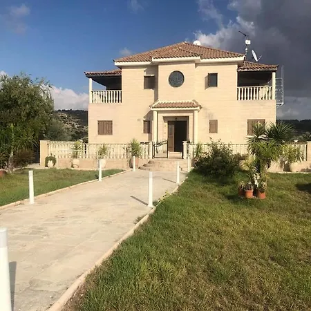 Andreas Villa Lemona